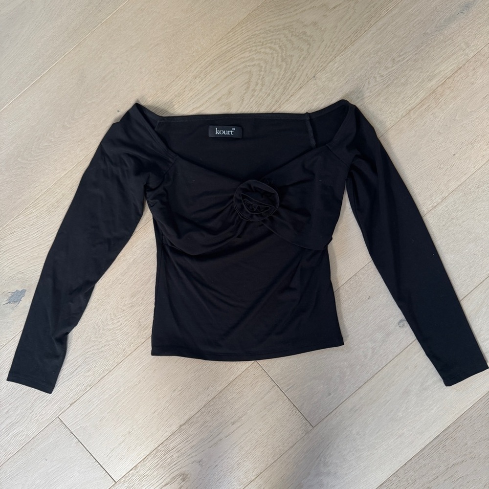 Few Moda Black Off-Shoulder Top with Rosette - Picture 3 of 5